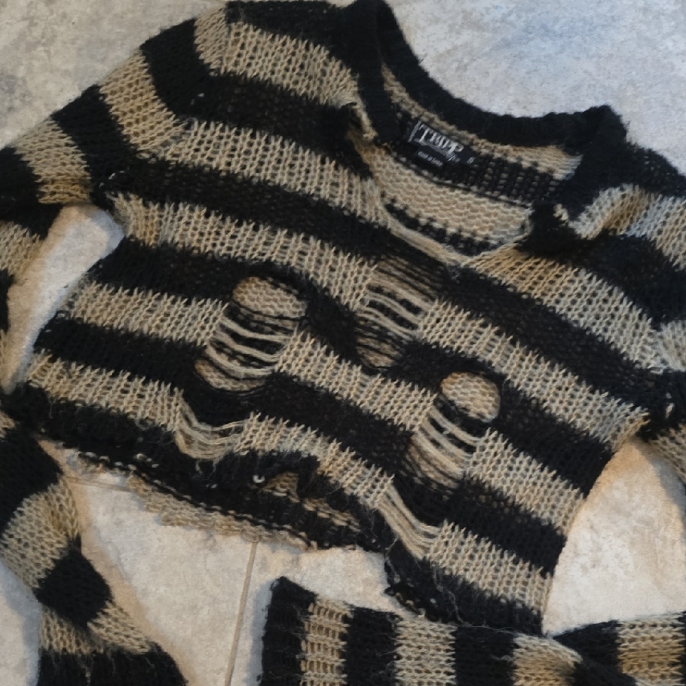 Tripp Nyc Black and Tan Distressed Ripped V-Neck Sweater
